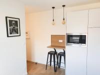 Kuchnia lub aneks kuchenny w obiekcie EXIGEHOME - Chambre d'hôte avec jacuzzi et jardin paysagé, partagé