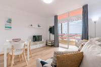Telewizja i/lub zestaw kina domowego w obiekcie Los cristianos - San Telmo piscina y vistas mar 2