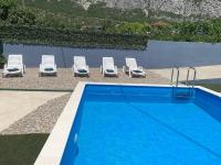 Bazén v ubytovaní Apartment in Gata with terrace, air conditioning, WiFi, washing machine (4893-1) alebo v jeho blízkosti
