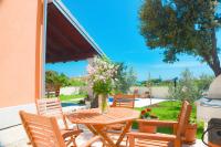 Vonkajšia záhrada v ubytovaní Holiday Home - Istrian Dream with swimming pool