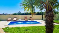 Bazén v ubytovaní Holiday Home - Istrian Dream with swimming pool alebo v jeho blízkosti