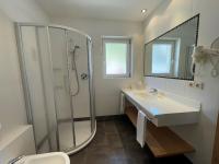 A bathroom at Boutique Hotel Eggele