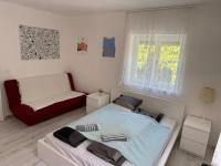 Posteľ alebo postele v izbe v ubytovaní 5 bedroom villa very close to Balaton