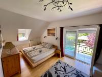 Posteľ alebo postele v izbe v ubytovaní 5 bedroom villa very close to Balaton