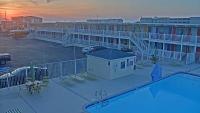 Der Swimmingpool an oder in der Nähe von Fish Tales Boardwalk Inn &amp; Ocean Mecca Motel