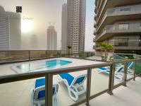 Bazén v ubytování Mira Holiday Homes - Luxury 1 bedroom with Burj Khalifa View nebo v jeho okolí