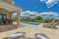 Basen w obiekcie Villa Istria Vabriga lub w pobliżu