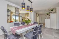 Kuchnia lub aneks kuchenny w obiekcie Villa Istria Vabriga