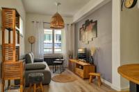 Posedenie v ubytovaní Charming T2 Equipped 1min Walk To Beaches