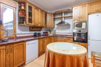 Kuchyň nebo kuchyňský kout v ubytování Lujosa Casa Rural el Altico con barbacoa, chimenea y zona infantil