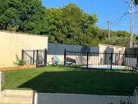 Bazén v ubytovaní Maison avec piscine dans un magnifique village alebo v jeho blízkosti