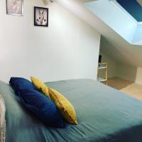 Posteľ alebo postele v izbe v ubytovaní Le carrosse, la diligence, centre Saint Jean de Losne tarif 2pers 1 chambre, tarif 4 pers 2 chambres