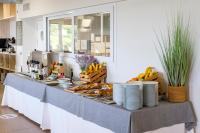 Jídlo v hotelu nebo okolí