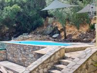 Basen w obiekcie Villa Sunrise with stunning views and private pool lub w pobliżu