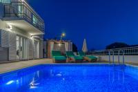 Bazén v ubytování Holiday house ISA nebo v jeho okolí