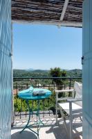 A balcony or terrace at Korakiana Cottage