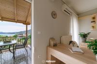 Balkón alebo terasa v ubytovaní HELIANTHOS VILLA - APARTMENT No1
