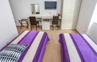 Posteľ alebo postele v izbe v ubytovaní 3 Bedroom Cozy Apartment In Split