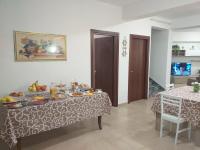 Jedlo v ubytovaní bed & breakfast alebo blízkom okolí