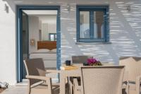 Posezení v ubytování Camvillia Donoussa Village Suites