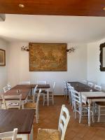 Reštaurácia alebo iné gastronomické zariadenie v ubytovaní Agriturismo La Sorgente di Rossi Valentino