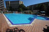 Bazén v ubytování Menada Admiral Plaza Apartaments nebo v jeho okolí