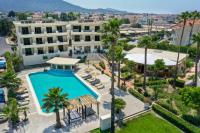 Bazén v ubytovaní Ixia Dream hotel - Adults only alebo v jeho blízkosti