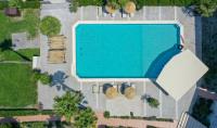 Bazén v ubytovaní Ixia Dream hotel - Adults only alebo v jeho blízkosti