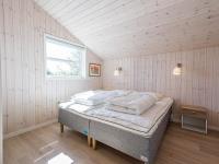 Postel nebo postele na pokoji v ubytování Holiday home Tarm LXIV