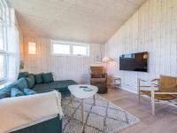 TV a/nebo společenská místnost v ubytování Holiday home Tarm LXIV