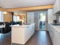 Kuchyň nebo kuchyňský kout v ubytování Holiday home Løgstør XXIII
