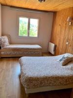 Łóżko lub łóżka w pokoju w obiekcie Valberg 8 couchages cocon familial