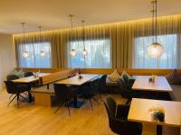 A seating area at Residence Hotel Alpinum