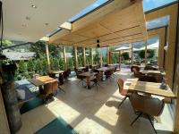 A restaurant or other place to eat at Residence Hotel Alpinum