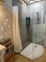 Łazienka w obiekcie MAS VALLCROSA Chambre suite parentale avec jardin et piscine
