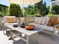 Posedenie v ubytovaní Grand Terrace Apartment with AC & heating