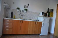 Kuchyňa alebo kuchynka v ubytovaní Apartments Burcul Pag