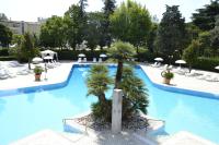 Bazén v ubytovaní Hotel Internazionale Terme alebo v jeho blízkosti