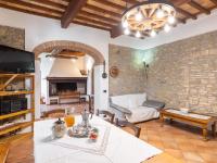Posedenie v ubytovaní Holiday Home Le Buche-1 by Interhome