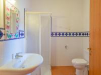 Łazienka w obiekcie Apartment Contrada Brecciano-1 by Interhome