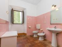 Kúpeľňa v ubytovaní Holiday Home Buca dei Merli by Interhome