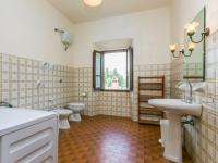 Kúpeľňa v ubytovaní Holiday Home Buca dei Merli by Interhome
