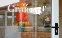 The Grainary Boutique B&Bに飾ってある許可証、賞状、看板またはその他の書類