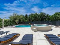 Bazén v ubytovaní Holiday Home Villa Amaii by Interhome alebo v jeho blízkosti