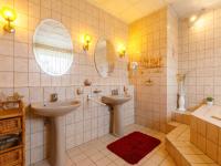 Kúpeľňa v ubytovaní Holiday Home Szabo by Interhome