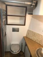 Plán poschodí v ubytovaní Cabine sur péniche à Bagatelle