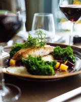 Jídlo v hotelu nebo okolí