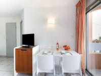 Televízia a/alebo spoločenská miestnosť v ubytovaní Apartment Primavera-2 by Interhome