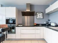 Kuchnia lub aneks kuchenny w obiekcie Apartment Maïlys by Interhome