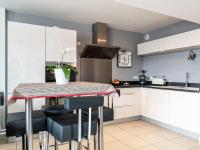 Kuchnia lub aneks kuchenny w obiekcie Apartment Maïlys by Interhome